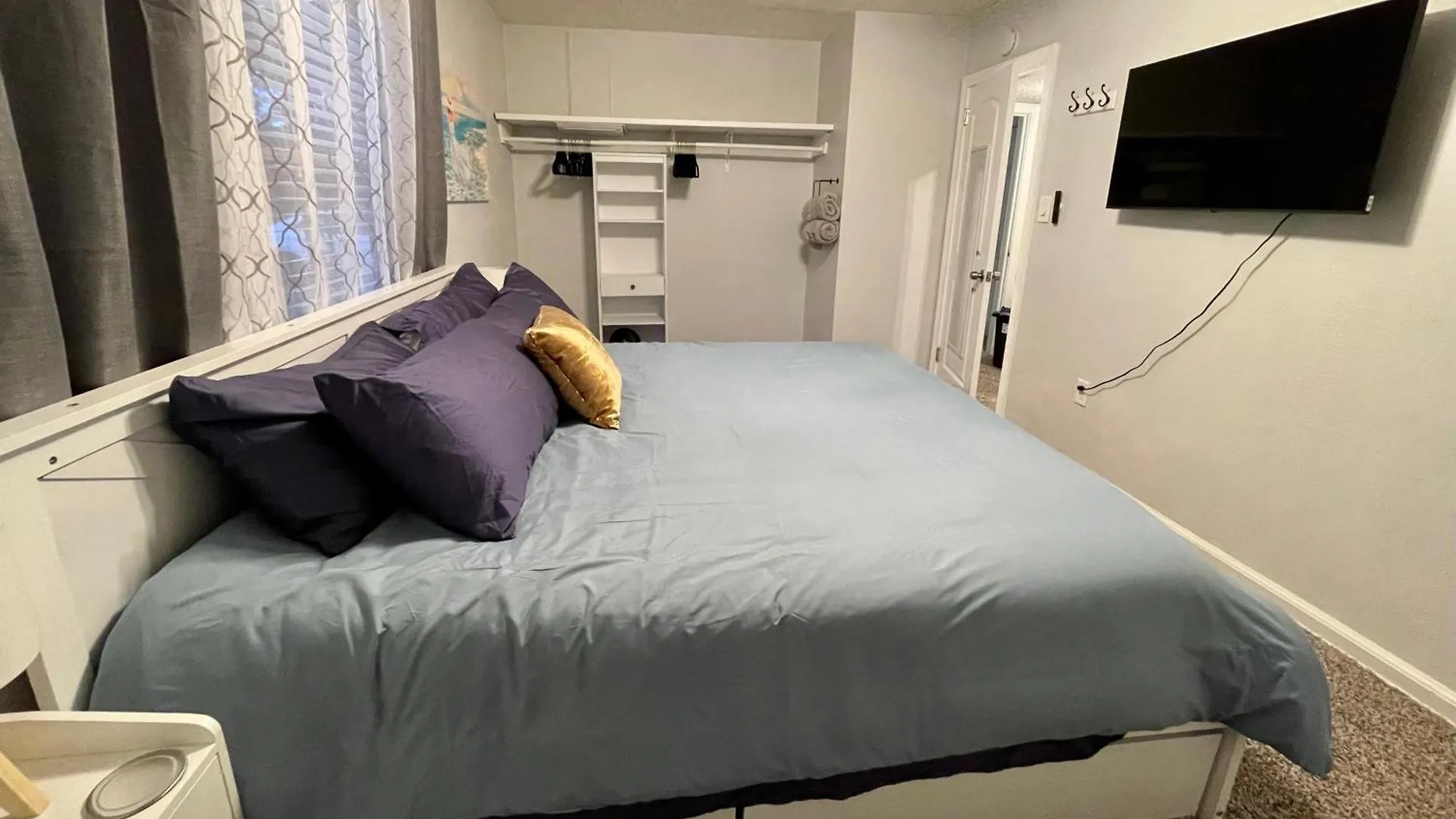 Pet Friendly, 5 Minutes To Town, 20 Miles To The Beach Pensacola 0*,  United States