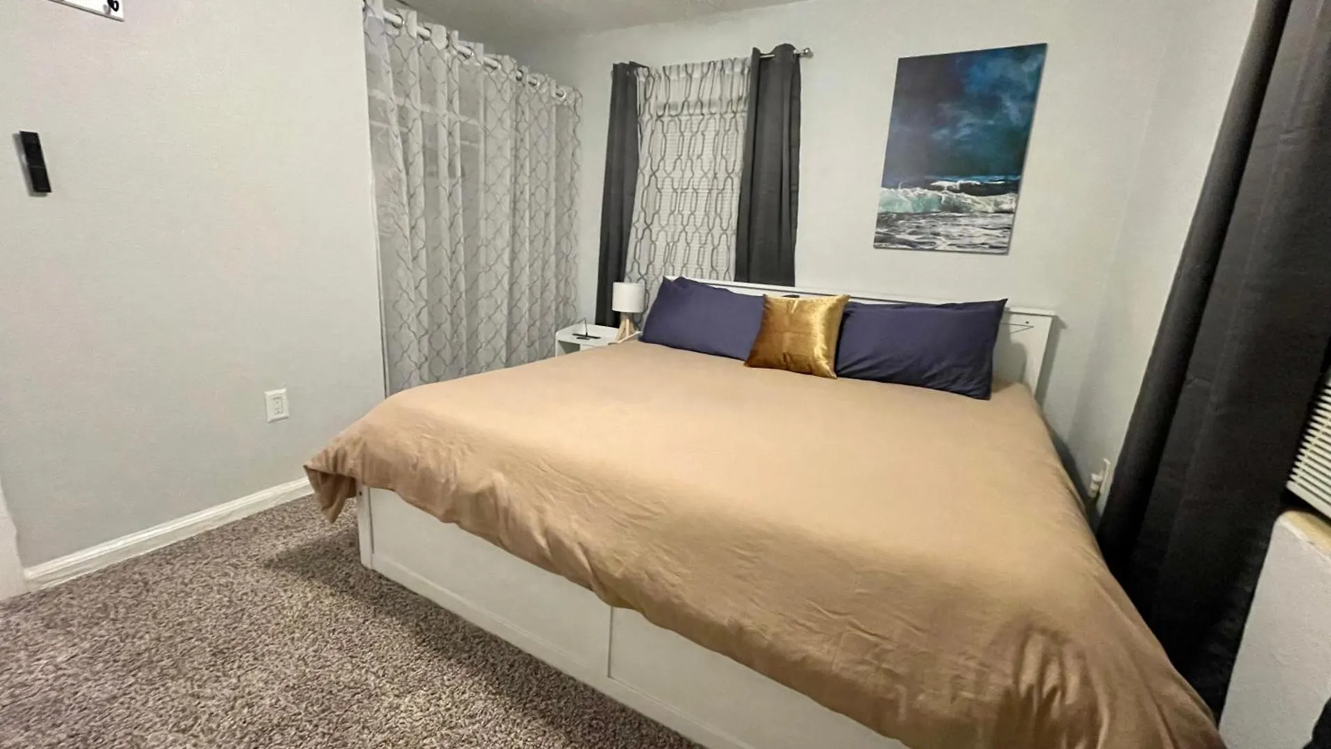 Pet Friendly, 5 Minutes To Town, 20 Miles To The Beach Pensacola Holiday home